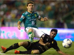 Con dos goles de Mauro Boselli y uno de Carlos Peña, el cuadro del Bajío cierra de gran forma rumbo a la Liguilla. AFP / V. Straffon