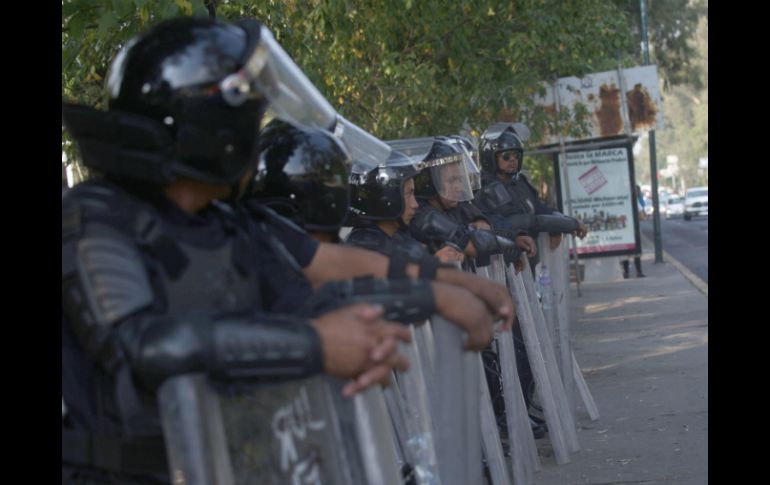 Al menos dos mil elementos de la Policía Federal se han retirado de los cuatro mil que resguardaban la sede. SUN / ARCHIVO