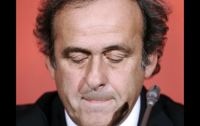 Michel Platini podría ser vetado del balompié para siempre. AFP / L. Bonaventure