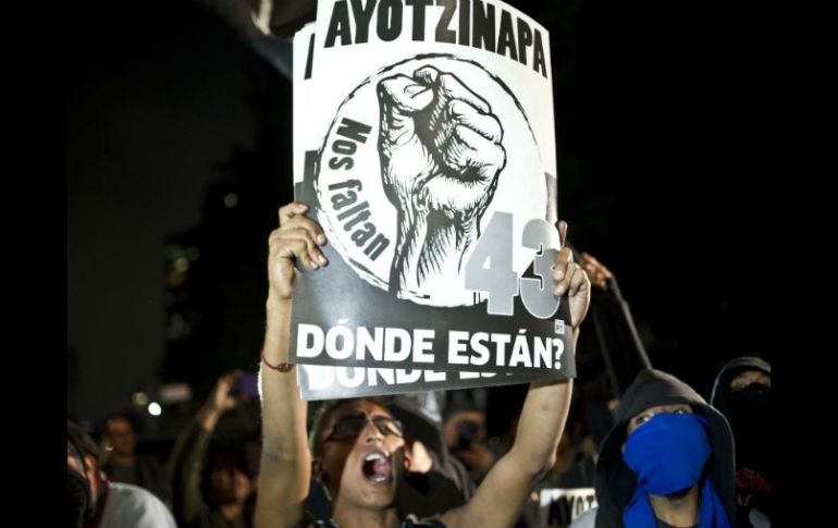 Eber Betanzos asegura que la PGR está abierta al diálogo con los padres de los normalistas y atenta a sus peticiones. AFP / Y. Cortez