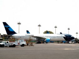 Los aeropuertos mantienen restringido el vuelo a aeronaves pequeñas, sólo se permite los vuelos nacionales e internacionales. EFE / E. Ramírez