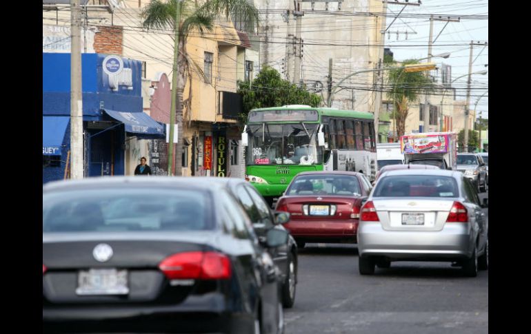 En la avenida circulan diversas rutas de camiones, algo que genera tráfico y varios accidentes. EL INFORMADOR / M. Vargas