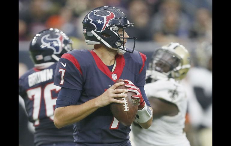 Brian Hoyer acumuló 205 yardas en pases, incluyendo dos para touchdowns. AFP / B. Levey