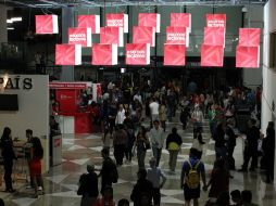 Cientos de visitantes acuden a la FIL Guadalajara en la Expo Guadalajara. EL INFORMADOR / R. Tamayo