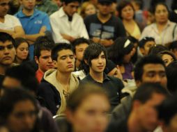 Pocos jóvenes acuden a esta cita con al menos una ligera idea de quién estará frente a ellos. EL INFORMADOR / ARCHIVO