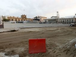 Para que puedan transitar los vehículos por avenida Alcalde, se pondrá base de asfalto en la superficie de rodamiento. EL INFORMADOR / A. Camacho