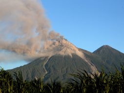 El volcán de Fuego incrementó su fase eruptiva este lunes. EFE / J. Martínez