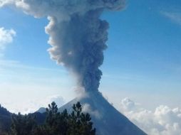 La exhalación del volcán ocurrió a las 10:10 horas de este martes. TWITTER / @PCJalisco