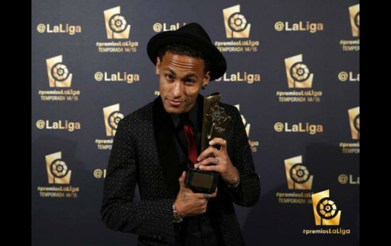 Señaló este como uno de los días más felices de su vida por recibir la nominación y el premio de la Liga Española. FACEBOOK / Neymar Jr. Oficial