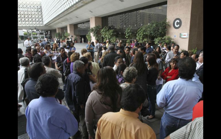 Trabajadores del INAH y del INBA tienen un plantón afuera del congreso; mañana serán recibidos para iniciar el diálogo. NTX / ARCHIVO