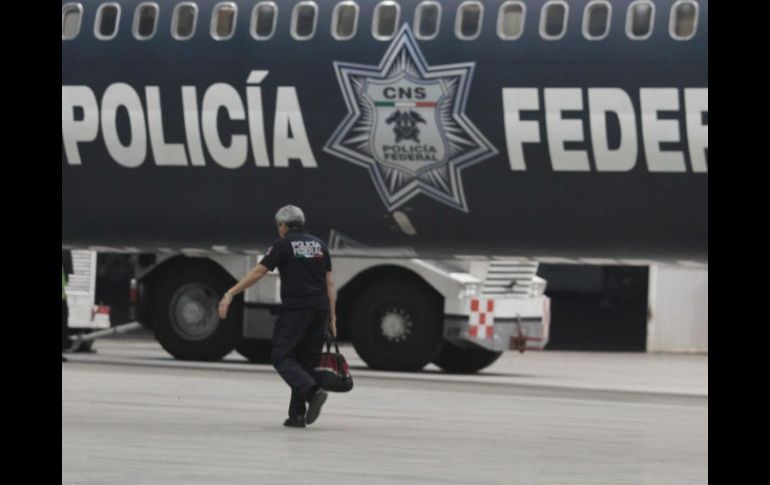 El personal llega a bordo de los aviones Boeing 727 a los aeropuertos de Acapulco y Chilpancingo. NTX / ARCHIVO