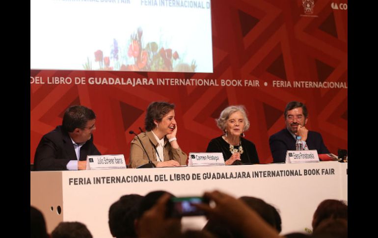 En el homenaje estuvieron Julio Scherer Ibarra, Carmen Aristegui, Elena Poniatowska y Juan Ramón de la Fuente. EL INFORMADOR / M. Vargas