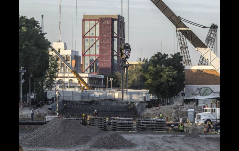 Se tiene previsto que avenida Alcalde sea cerrada nuevamente en enero para continuar con las obras de la Línea 3.. EL INFORMADOR / R. Tamayo