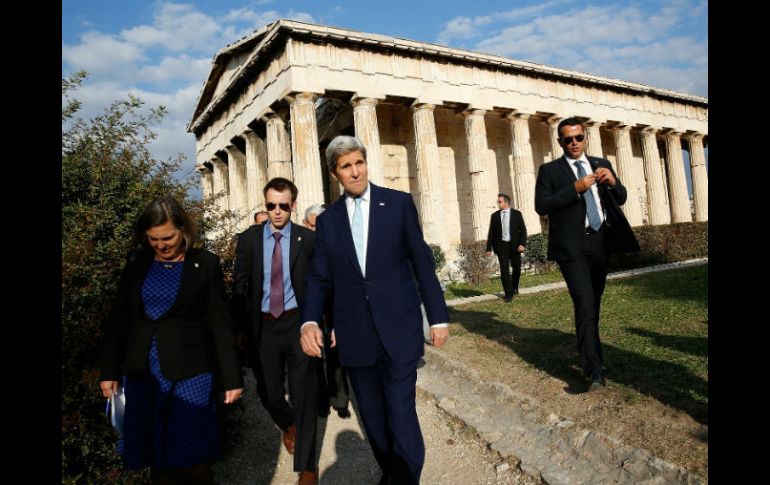 John Kerry visitó Atenas, donde se entrevistó con Alexis Tsipras, primer ministro griego. AP / J. Ernst