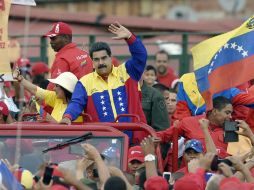 Miles de personas se reunieron en la avenida Bolívar y durante más de cinco horas bailaron. AFP / J. Barreto