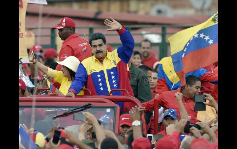 Miles de personas se reunieron en la avenida Bolívar y durante más de cinco horas bailaron. AFP / J. Barreto