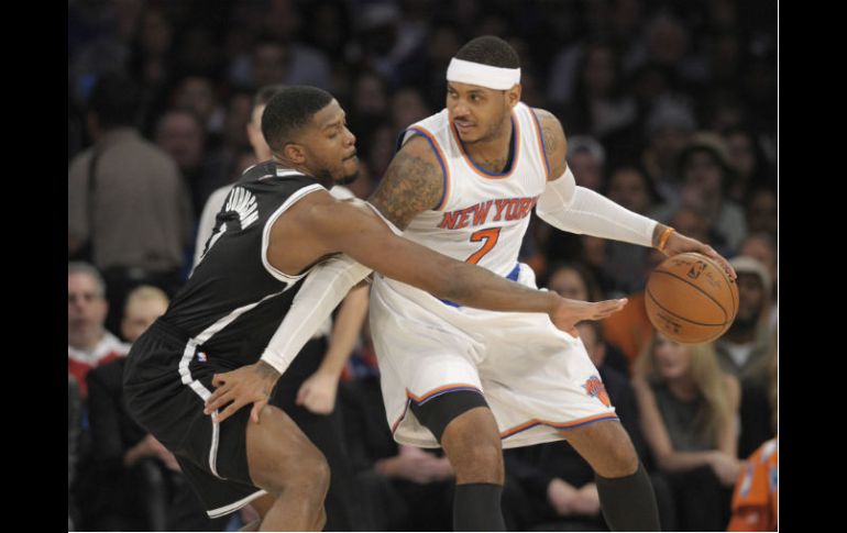 Carmelo Anthony fue el líder anotador de los Knicks en la victoria de ayer ante Brooklyn. AP / B. Kostroun