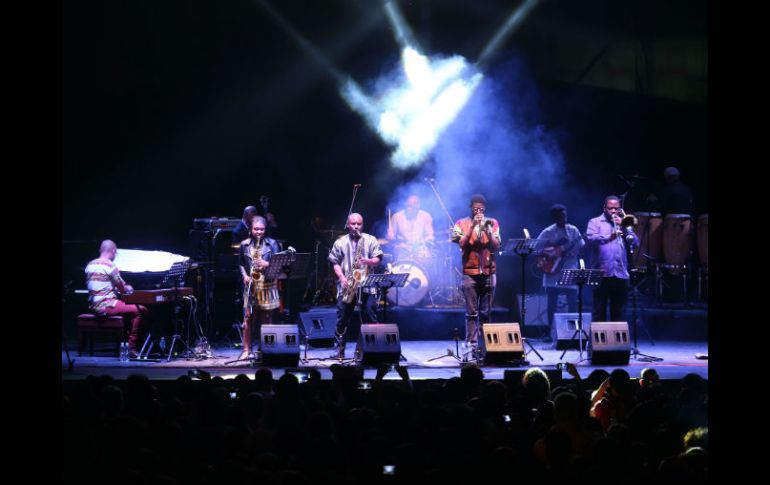 Gary Crosby, líder de la banda, agradeció al Brithis Council por haberlos invitado a esta fiesta de las letras. EL INFORMADOR / M. Vargas