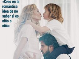 Paulina aparece en la portada de una revista al lado de su hijo Andrea Nicolás y su novio Gerardo Bazúa. TWITTER / @holacom