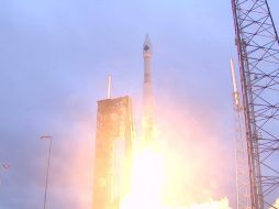 La nave despegó con un cargamento de tres mil 356 kilogramos incluyendo regalos navideños para los astronautas en la estación. TWITTER / @OrbitalATK