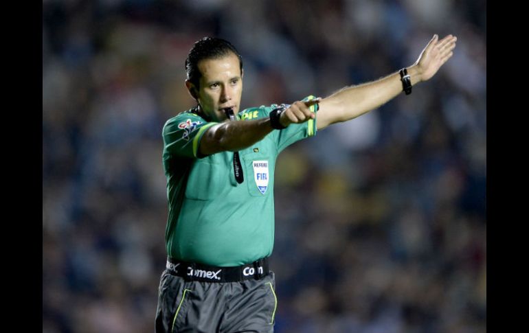 José Alfredo Peñaloza recién dirigió el choque de vuelta de semifinales donde Tigres se impuso 2-0 a Toluca. MEXSPORT / ARCHIVO