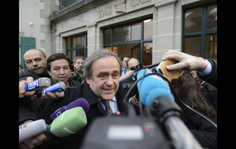 La sanción que pesa sobre Platini le impide presentarse a las elecciones presidenciales a la FIFA, a celebrarse el 26 de febrero. AP /  L. Gillieron