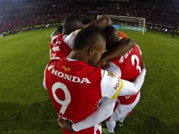 La final se disputó en el estadio El Campín de Bogotá ante más de 40 mil hinchas vestidos de rojo y blanco. AFP / L. Acosta