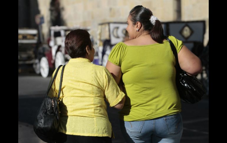 La mejor prevención de las afectaciones de la columna vertebral es mantener un peso adecuado. EL INFORMADOR / ARCHIVO