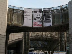 El Parlamento Europeo asegura que Badawi debe ser liberado, no trasladado a una celda aislada. TWITTER / @raif_badawi