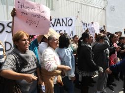 Las manifestaciones se llevan a cabo para exigir la liberación de los 52 estudiantes detenidos el pasado lunes. SUN /