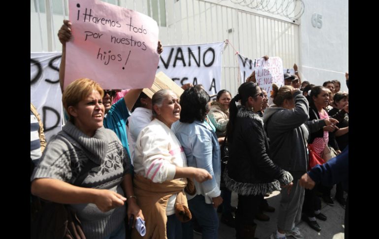 Las manifestaciones se llevan a cabo para exigir la liberación de los 52 estudiantes detenidos el pasado lunes. SUN /