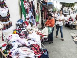 El espacio público temporal brindado a los ambulantes fue cobrado a 40 pesos el metro. EL INFORMADOR / R. Tamayo