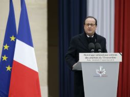 Francois Hollande ha insistido en que la cita para la Euro 2016 se mantiene, aunque con un mayor control de seguridad. AP / P. Wojazer