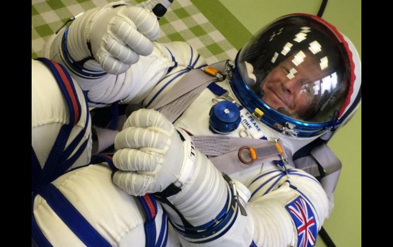 Peake estará lejos de la tierra por seis meses, pero no se quiere perder de los placeres terrícolas. TWITTER / @astro_timpeake