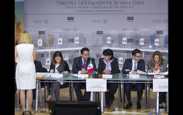 En la tercera licitación participan 42 empresas por 25 campos contractuales terrestres. NTX / I. Hernández