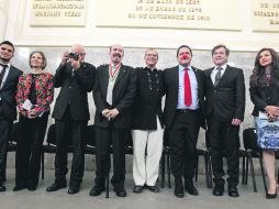 Los ocho galardonados en el marco de la ceremonia de premiación. EL INFORMADOR / E. Barrera