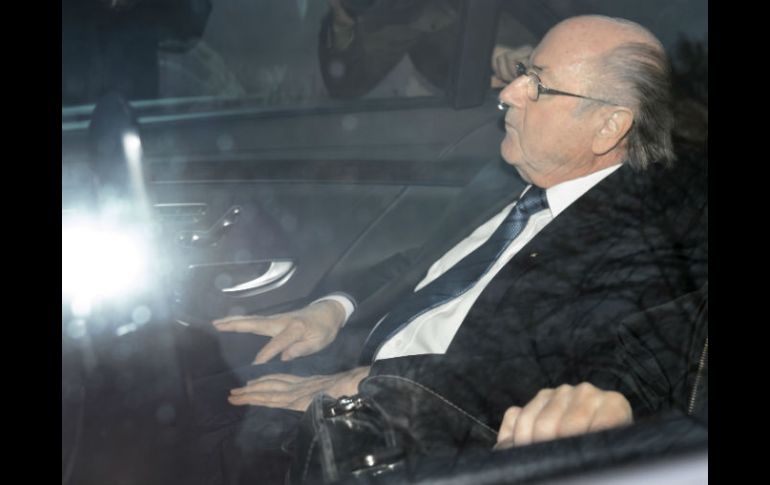 Sepp Blatter se arriesga a una sanción de por vida si es declarado culpable. AFP / F. Coffrini