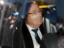 Joseph Blatter enfrenta una suspensión de 90 días. AFP / F. Coffrini