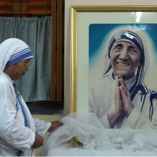 Dos milagros harán santa a la madre Teresa de Calcuta