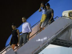 El avión presidencial aterriza en la Base Pearl Harbor-Hickam en las primeras horas de esta mañana. AP / E. Vucci