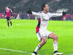 Javier Hernández está pasando por sus mejores momentos en la cancha. FACEBOOK / BAYER 04 LEVERKUSEN