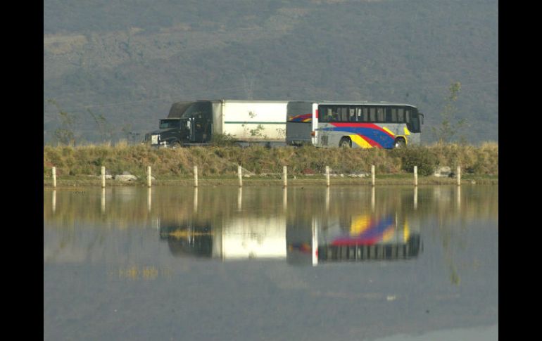 Los usuarios que deseen descuento en la tarifa deben presentar un comprobante que los demuestre como alumnos o profesores, dice la SCT. EL INFORMADOR / ARCHIVO