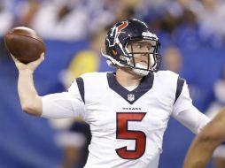 Brandon Weeden reemplazó al lesionado quarterback T.J. Yates en las postrimerías de la primera mitad y lanzó un pase de ocho yardas. AP / M. Conroy