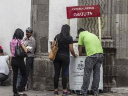 El aguinaldo debe ser pagado en moneda de curso legal, en días y horas hábiles, y dentro del lugar de trabajo. EL INFORMADOR / ARCHIVO