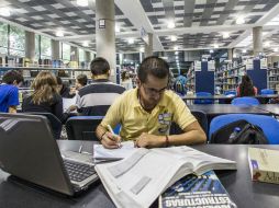 Invertir en la educación para conseguir un título, maestría o carrera técnica, son algunas opciones. EL INFORMADOR / ARCHIVO