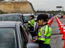 Las agentes viales de Salvando Vidas .también relatan que su labor es riesgosa y estresante al tratar con conductores alcoholizados. EL INFORMADOR / P. Franco