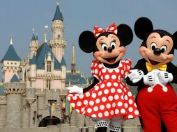 EU impide a los 11 miembros de la familia abordar el avión con rumbo a unas vacaciones en Disneyland. AP / ARCHIVO