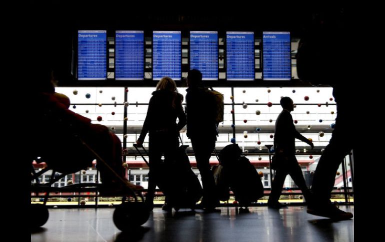 Las aerolíneas están variando horarios de sus vuelos e incluso añadiendo a la madrugada, en sus esfuerzos por evitar retrasos. AP / N. Y. Huh