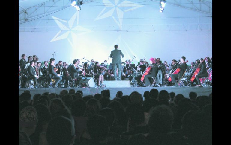 Concierto en Plaza de las Américas de música del nacionalismo mexicano, con la Orquesta Sinfónica de Zapopan y el ballet Nubem. ESPECIAL / Cultura Zapopan