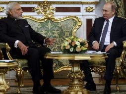 Putin y Modi discutirán más compras de armas por India y proyectos conjuntos de manufactura. EFE / M. Shipenkov